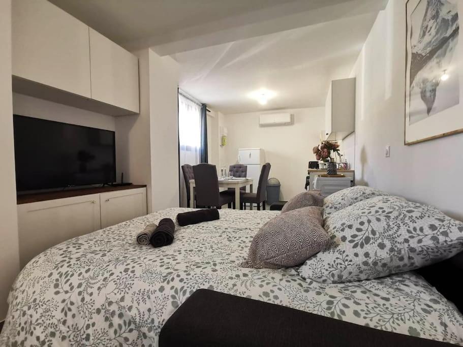L'Elegant Duplex - Clim I Wifi I Proche Du Centre-Ville ميراماس المظهر الخارجي الصورة